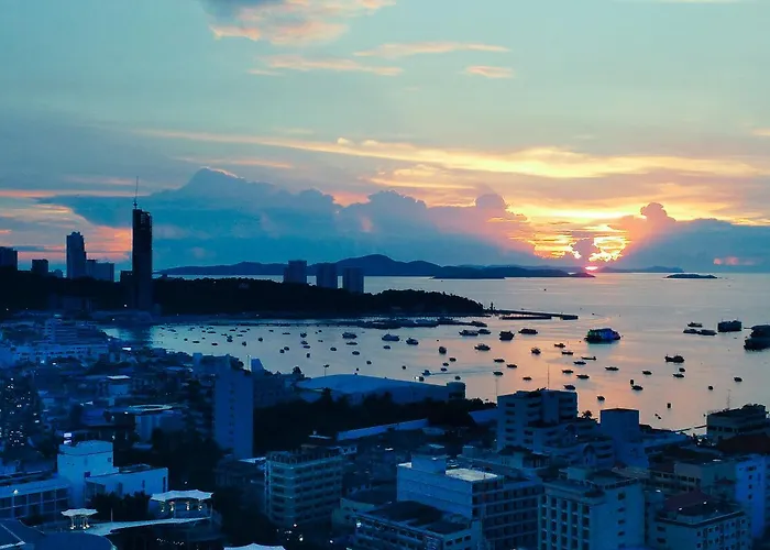 The Base Pattaya 芭提雅基地公寓