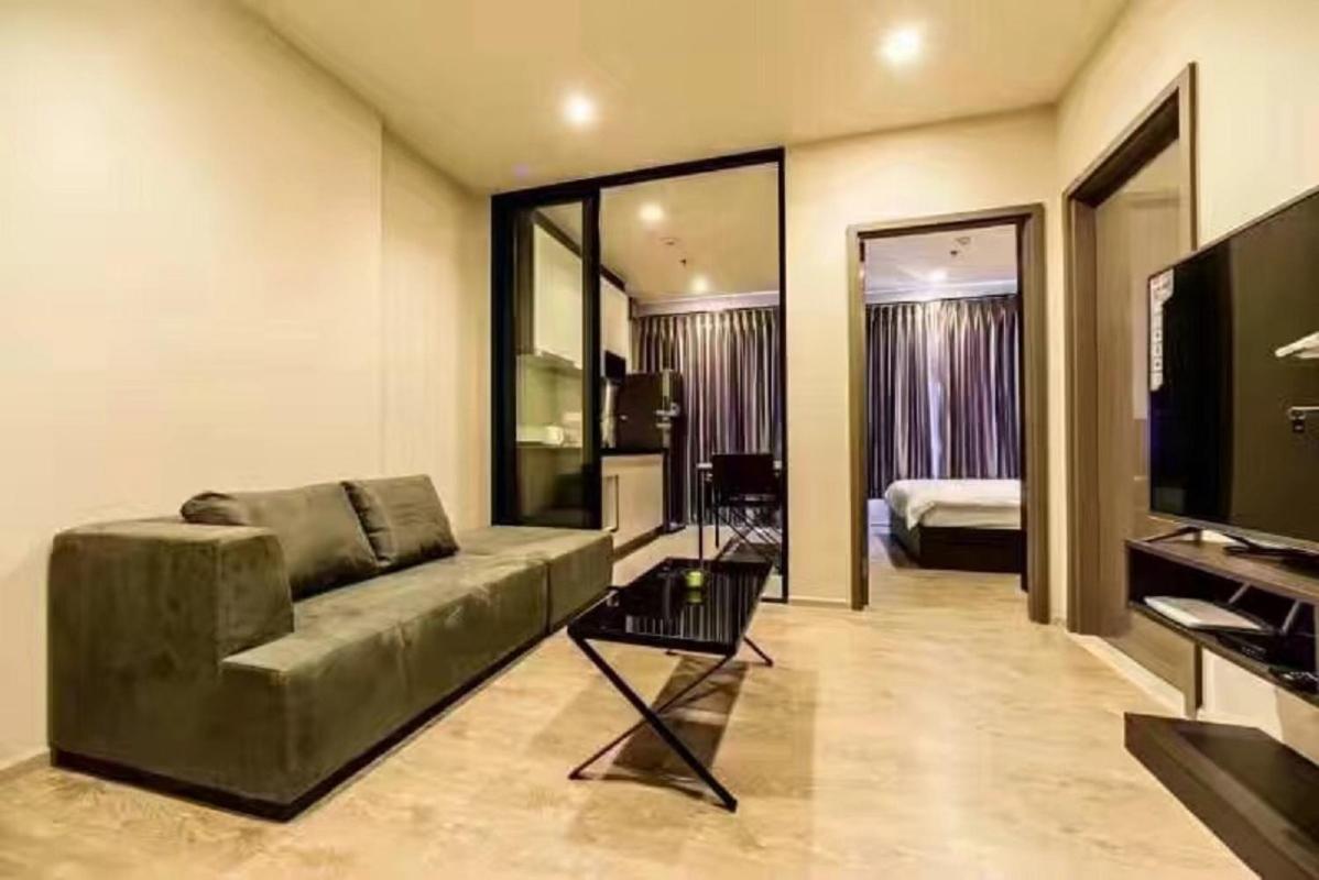 The Base 网红公寓 市中心核心区顶层无边泳池俯瞰整个芭堤雅海湾 Apartment *