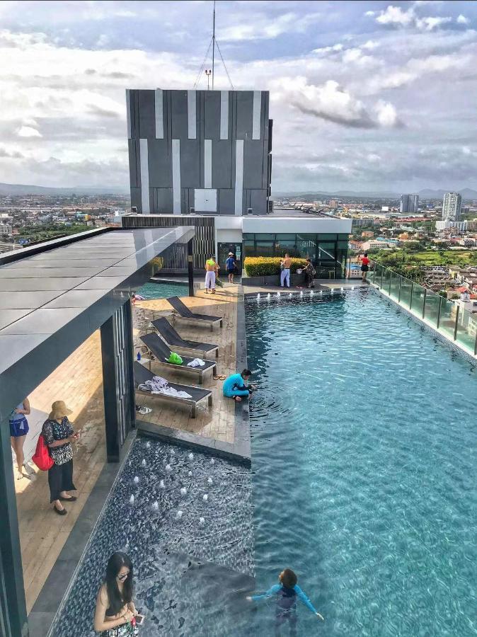 Apartment The Base 网红公寓 市中心核心区顶层无边泳池俯瞰整个芭堤雅海湾 Pattaya