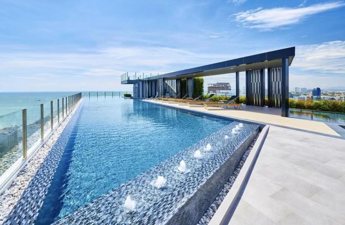 Apartment The Base 网红公寓 市中心核心区顶层无边泳池俯瞰整个芭堤雅海湾 Pattaya