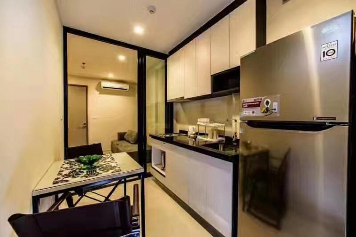 The Base 网红公寓 市中心核心区顶层无边泳池俯瞰整个芭堤雅海湾 Apartment